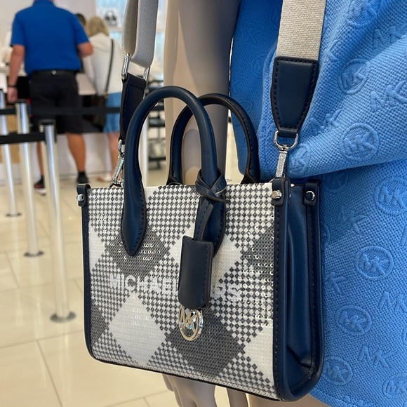 Michael Kors Mirella Extra-Small Logo Crossbody XBODY Shopper Bag
Navy 
NWT - Picture 8 of 16